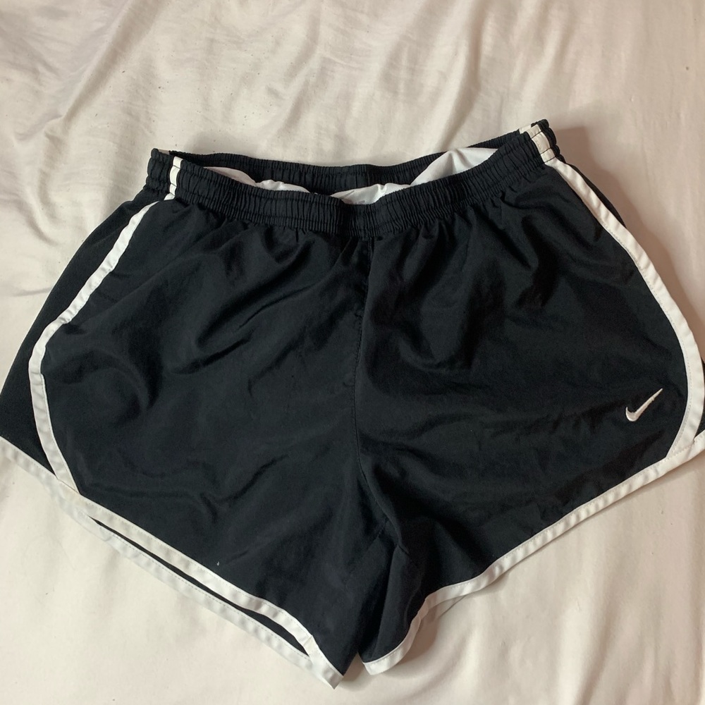 NIKE TEMPO DRI FIT (plain black)